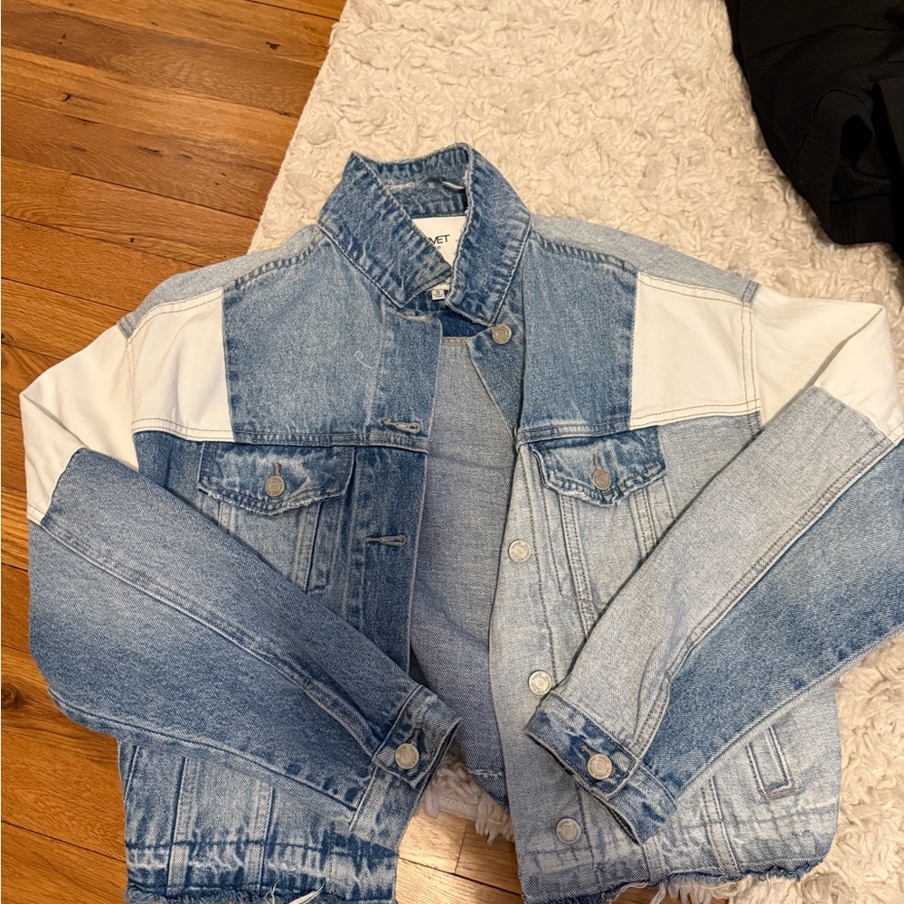 vici denim jacket size S